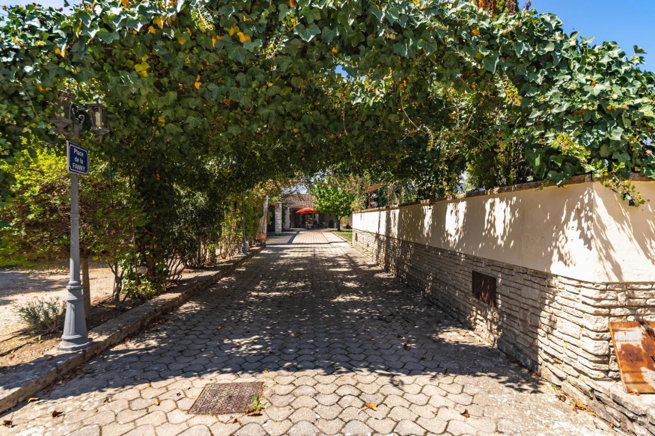 Готель Jade En Provence Везон-ла-Ромен Екстер'єр фото