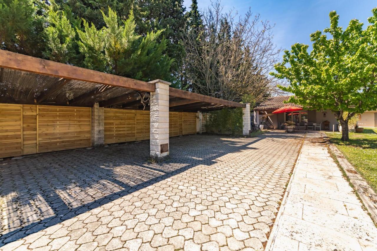 Готель Jade En Provence Везон-ла-Ромен Екстер'єр фото