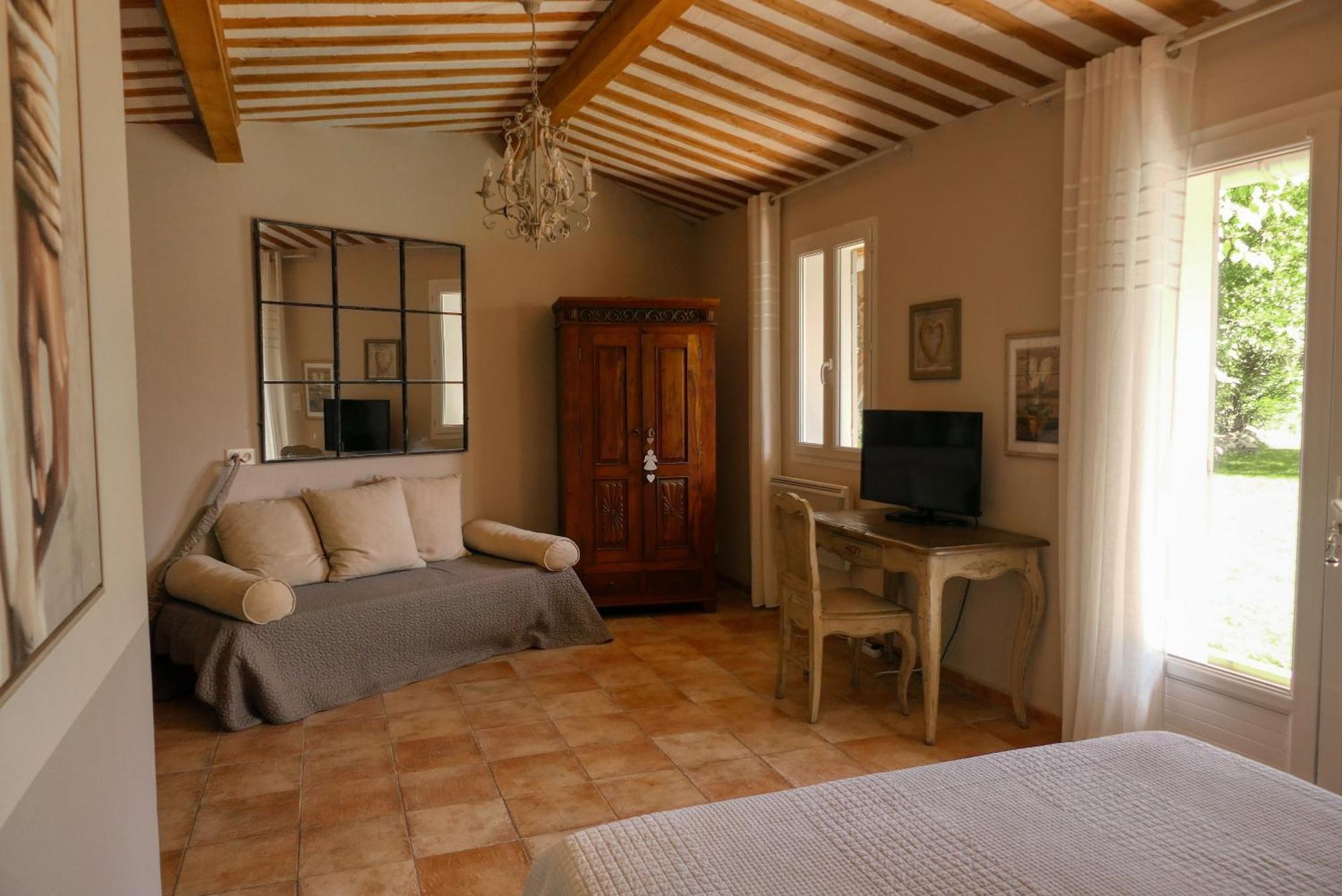 Готель Jade En Provence Везон-ла-Ромен Екстер'єр фото