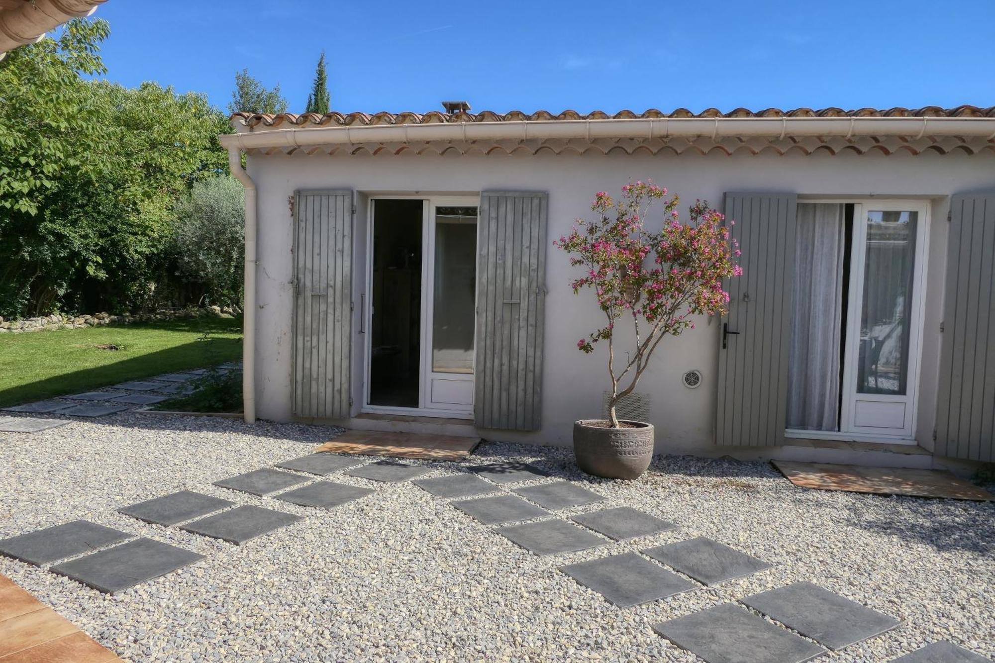Готель Jade En Provence Везон-ла-Ромен Екстер'єр фото
